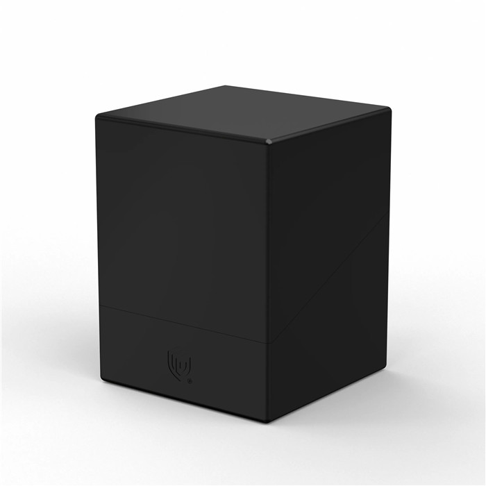 ULTIMATE GUARD BOULDER 100+ SOLID ULTIMATE GUARD BOULDER 100+ SOLID